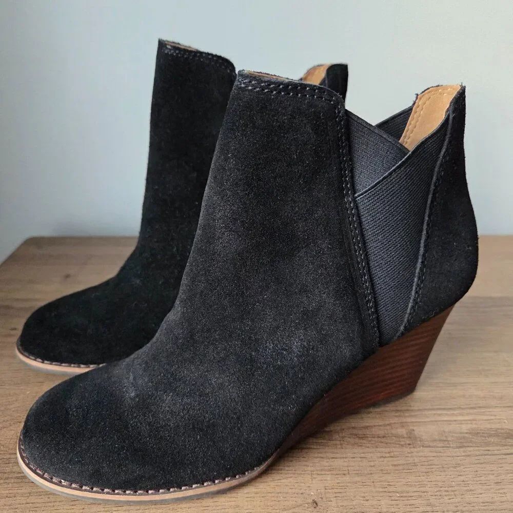 NWOB LUCKY BRAND YOUSE BLACK LEATHER UPPER STACKED WEDGE HEELS BOOTIES SIZE 8M
